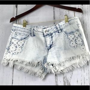 Massimo White Wash Low Shorty Jean Shorts Sz 6/28